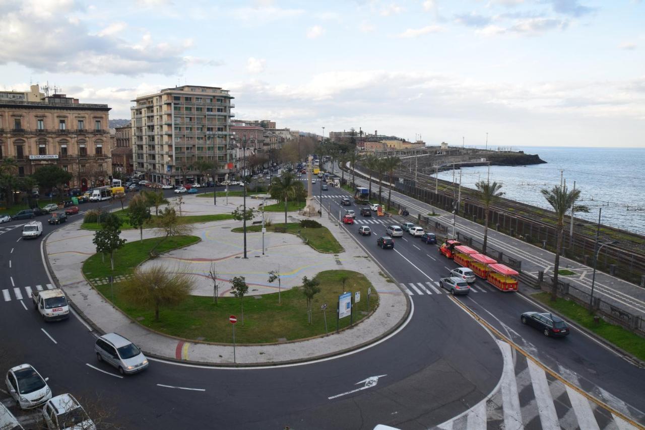 Sea View Apartment Catánia Buitenkant foto