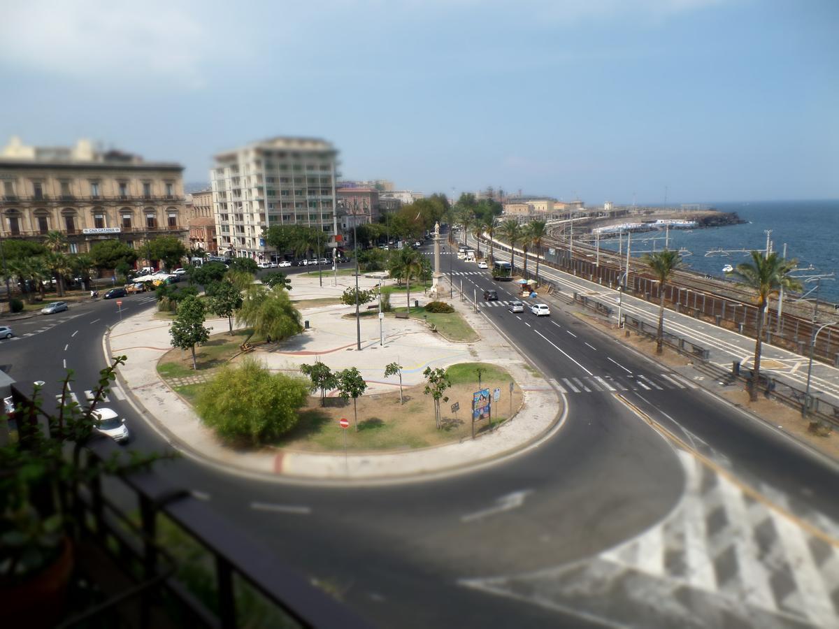 Sea View Apartment Catánia Buitenkant foto